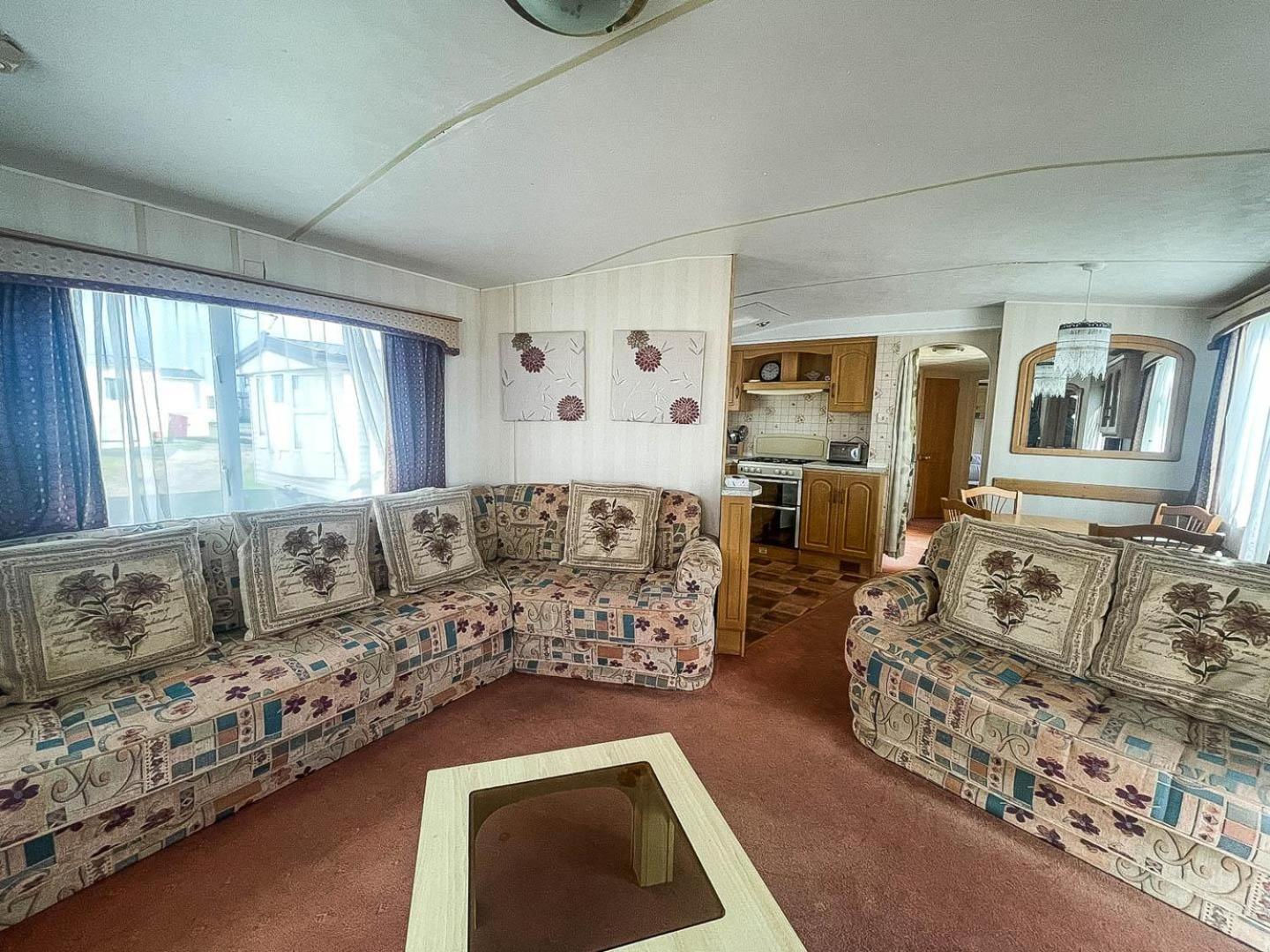 6 Berth Caravan With Decking Nearby Heacham Beach In Norfolk Ref 21047A Hotel Exterior photo
